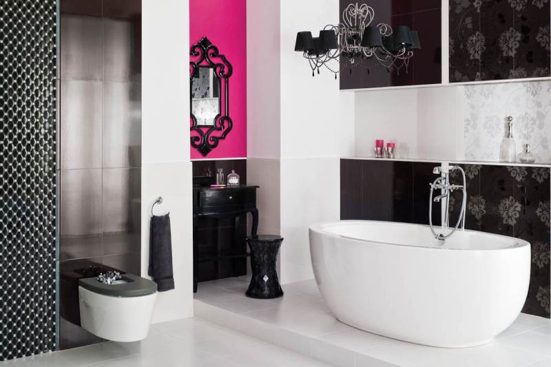 Романтическая ванная в стиле гламур - это сочетание богатого орнамента с экономичной формой